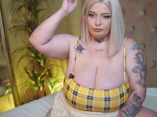TiffanyTaboo webcam