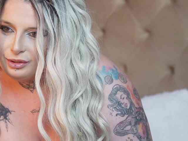 TiffanyTaboo webcam