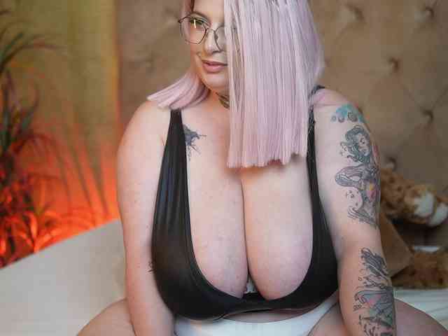 TiffanyTaboo webcam