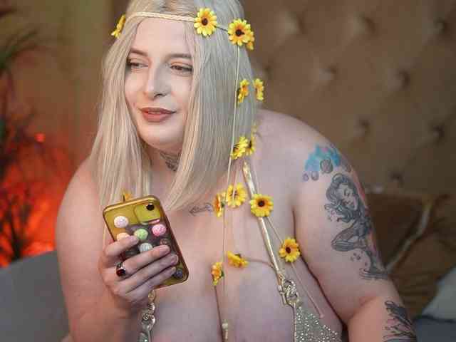 TiffanyTaboo webcam