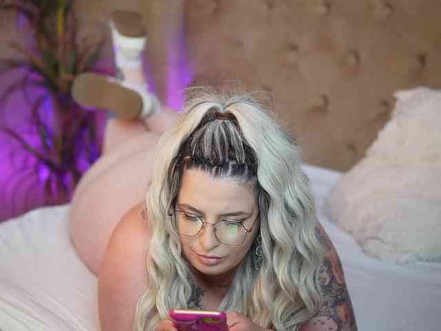 TiffanyTaboo webcam