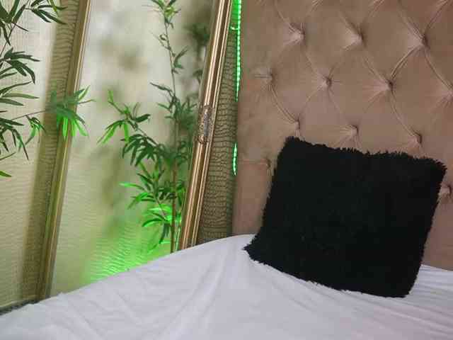 TiffanyTaboo webcam