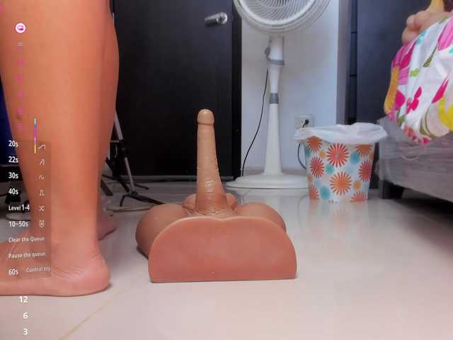 AssParadisse live webcam show