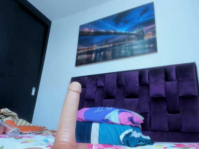 AssParadisse's BongaCams show and profile