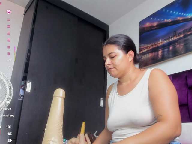 AssParadisse live cam on BongaCams
