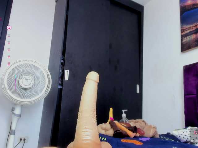 AssParadisse live cam on BongaCams