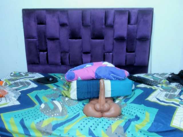 AssParadisse's BongaCams show and profile