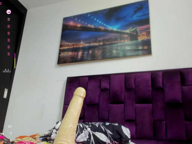 AssParadisse live cam on BongaCams