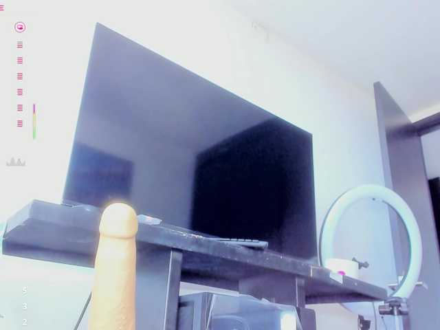 AssParadisse live cam on BongaCams