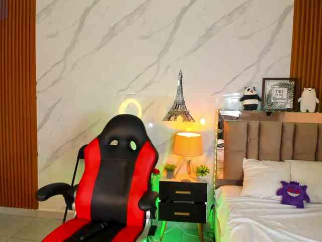 kittyscoot webcam