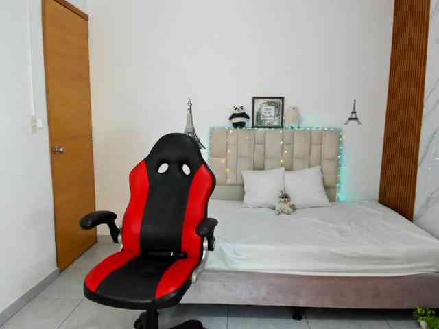 kittyscoot webcam