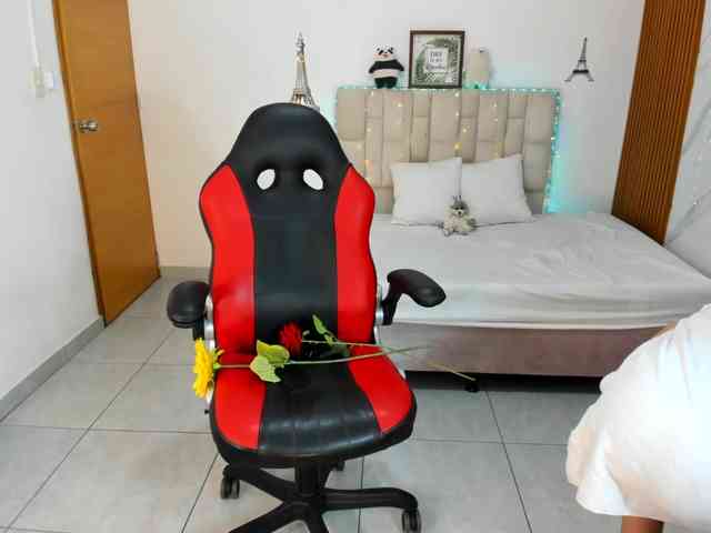 kittyscoot webcam