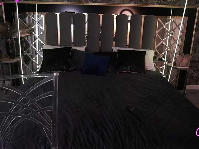SashaDuvalle live cam on BongaCams