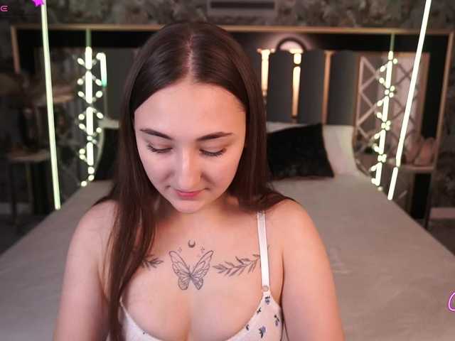 SashaDuvalle live cam on BongaCams