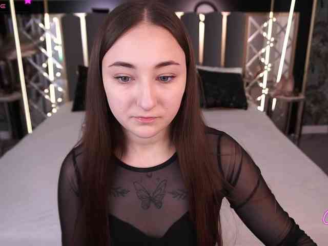 SashaDuvalle webcam
