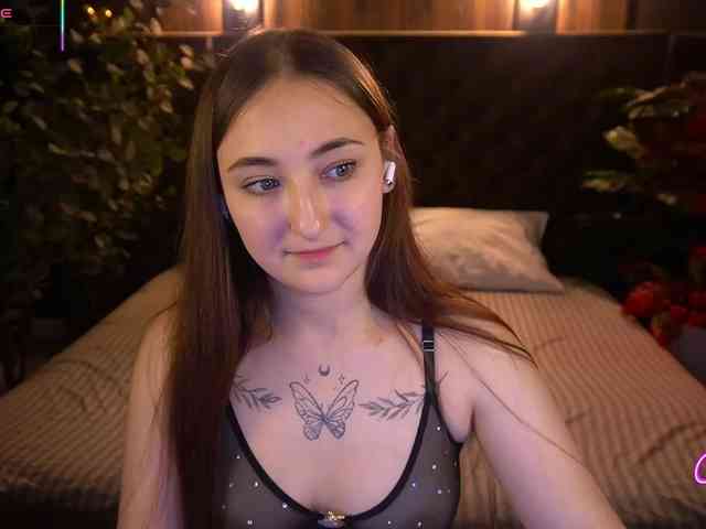 SashaDuvalle webcam