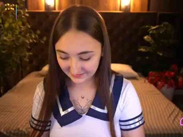 SashaDuvalle webcam