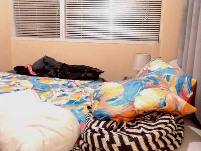 JUICYBOOBS36DD live cam on BongaCams