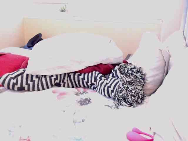 JUICYBOOBS36DD webcam