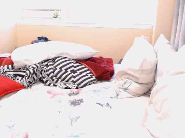 JUICYBOOBS36DD webcam