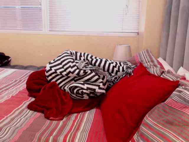 JUICYBOOBS36DD webcam