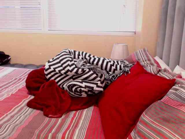 JUICYBOOBS36DD webcam