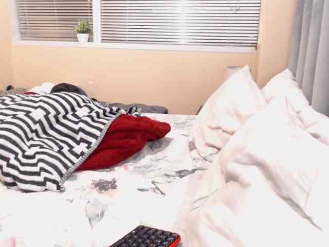 JUICYBOOBS36DD webcam