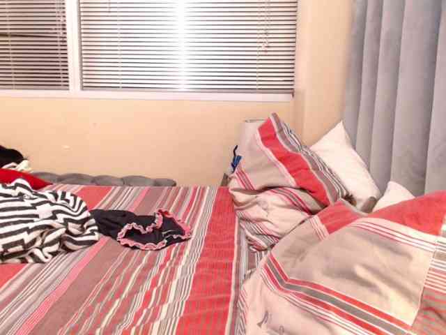 JUICYBOOBS36DD webcam