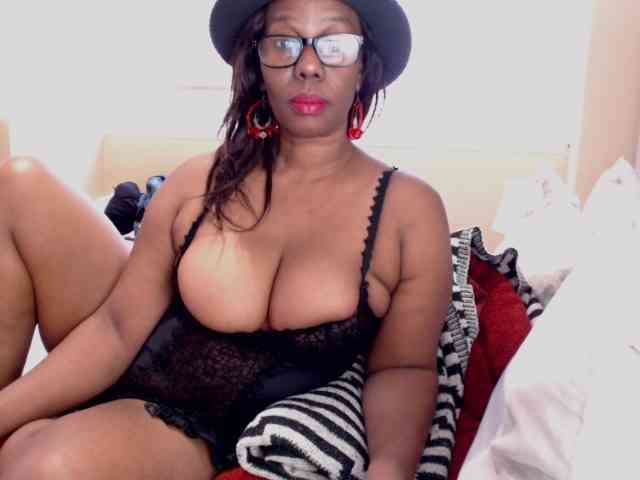 JUICYBOOBS36DD