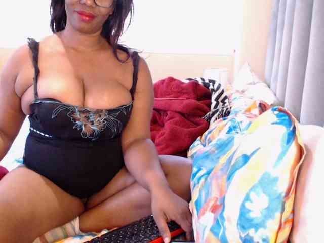 JUICYBOOBS36DD