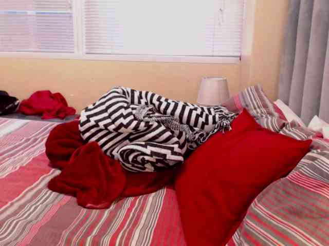 JUICYBOOBS36DD webcam