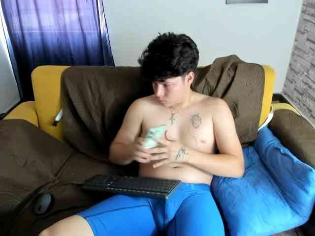 daniel-leon Live Webcam on BongaCams