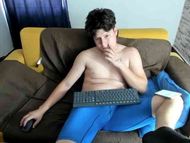 daniel-leon Live Webcam on BongaCams