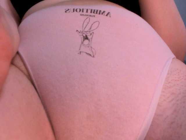 EmmaWise2211 live cam on BongaCams