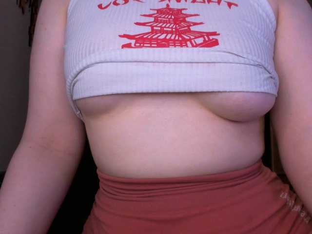 EmmaWise2211 live cam on BongaCams
