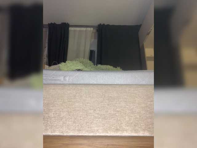EmmaWise2211 live cam on BongaCams
