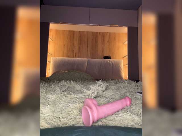 EmmaWise2211 live cam on BongaCams