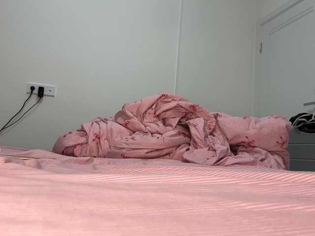 EmmaWise2211 live cam on BongaCams