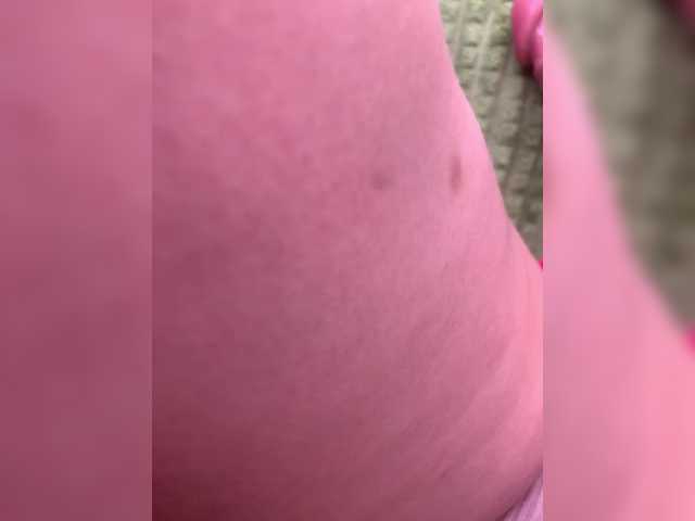 EmmaWise2211 live cam on BongaCams
