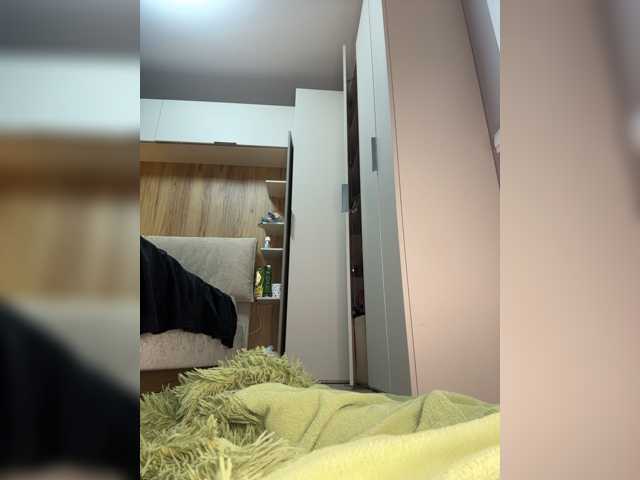 EmmaWise2211 live cam on BongaCams