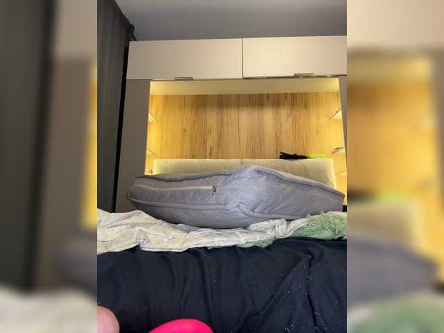 EmmaWise2211 live cam on BongaCams