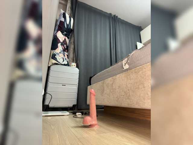 EmmaWise2211 live cam on BongaCams
