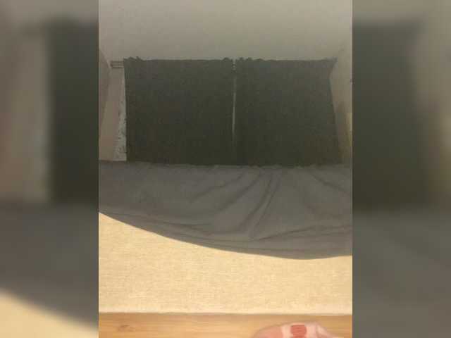 EmmaWise2211 live cam on BongaCams