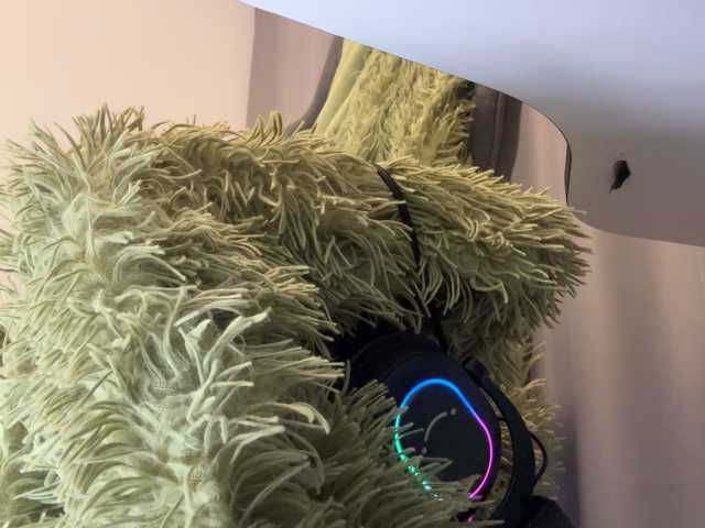CherryBerry1234 live cam preview