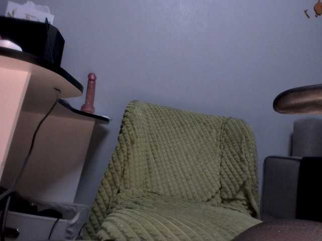EmmaWise2211 live cam on BongaCams