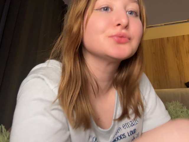EmmaWise2211 live cam on BongaCams