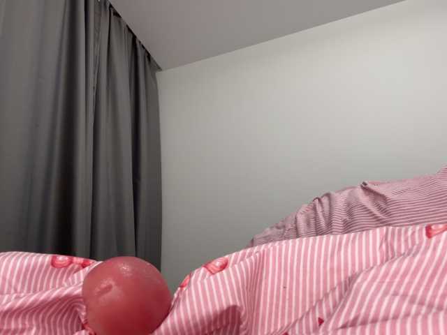 EmmaWise2211 live cam on BongaCams