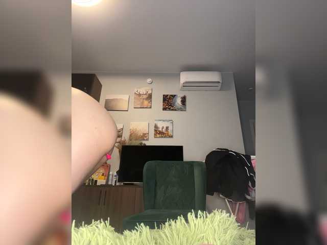 EmmaWise2211 live cam on BongaCams