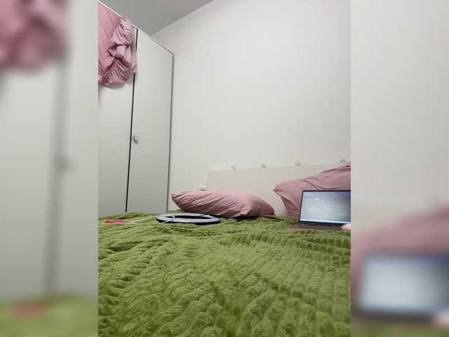EmmaWise2211 live cam on BongaCams