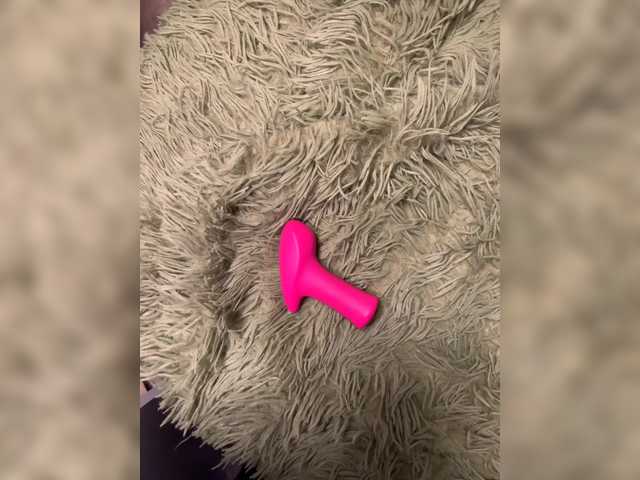 EmmaWise2211 live cam on BongaCams